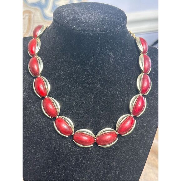 Stunning STATEMENT Signed Kramer Red Cabochon Necklace, Burgundy Lucite, Gold To - Picture 1 of 8